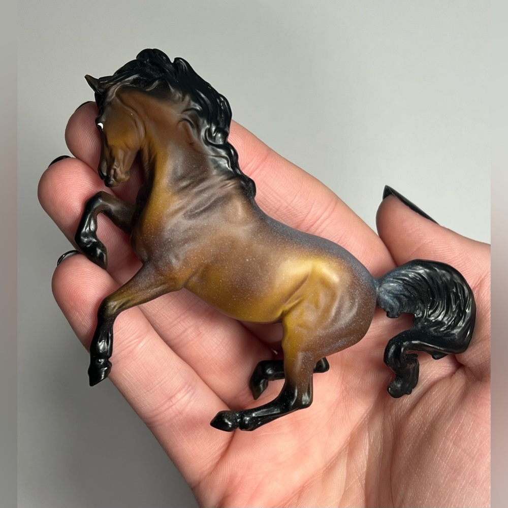 Breyer Stablemate Horse Model - Arran, #711368, 2020 BreyerFest - Picture 3 of 8